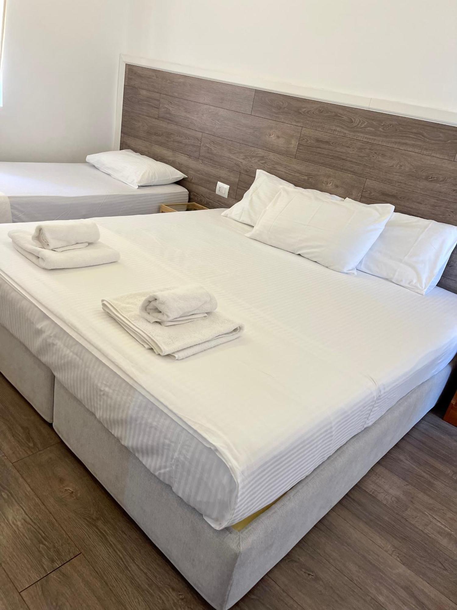 Hotel Aulona Sarande Exterior photo