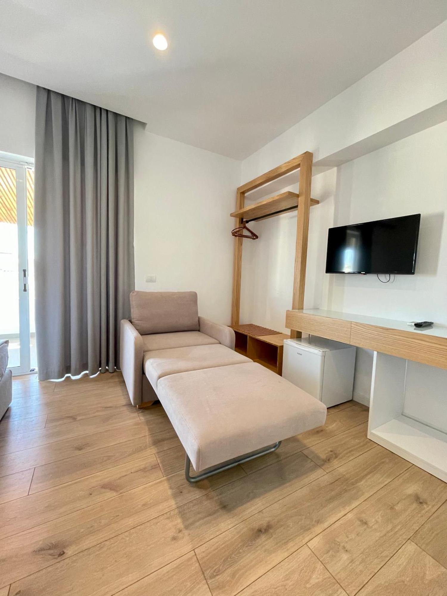 Hotel Aulona Sarande Exterior photo